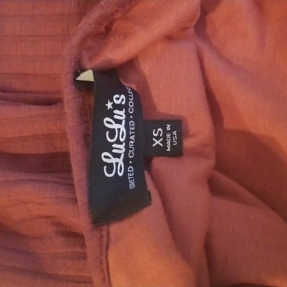 Turtle Neck Maroon Long Sleeves Ribbed Dress - Picture 4 of 4